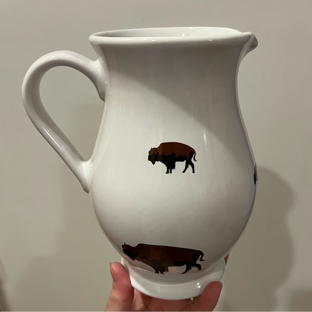 Roaming Buffalo Pitcher 5.5 - 6 cups Homer Loughlin China - Picture 11 of 11